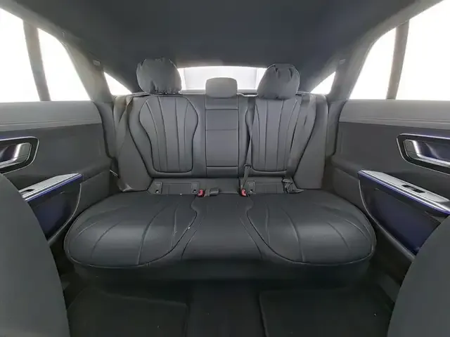 Mercedes-Benz EQE 300