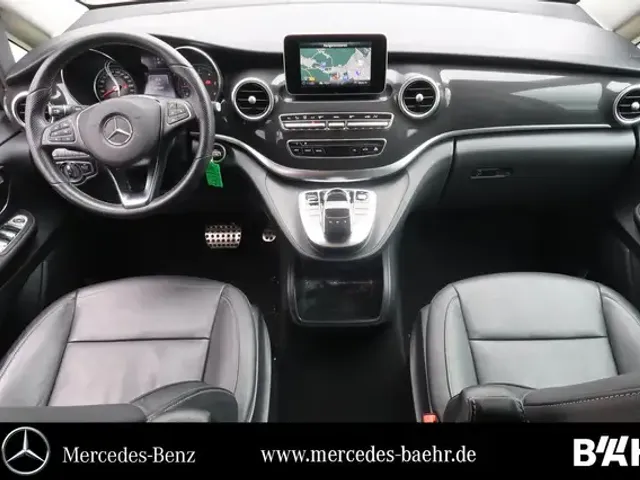 Mercedes-Benz V 250