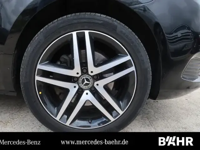 Mercedes-Benz V 250