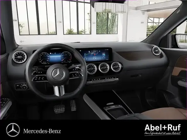 Mercedes-Benz GLA 220
