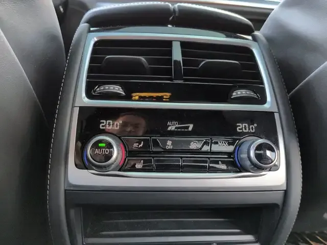 BMW 730