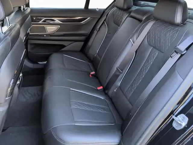 BMW 730