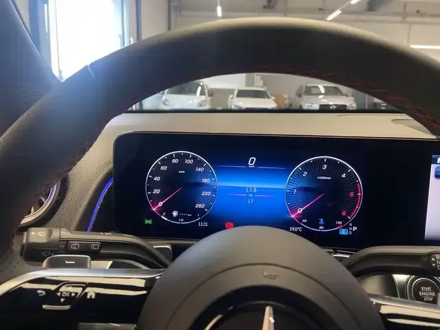 Mercedes-Benz GLB 200