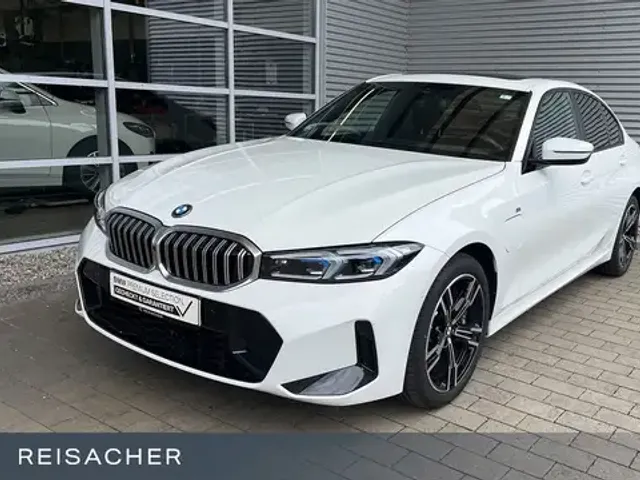 BMW 330