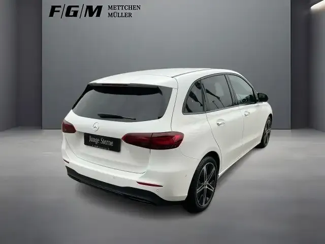 Mercedes-Benz B 220