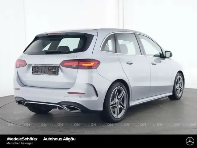 Mercedes-Benz B 220