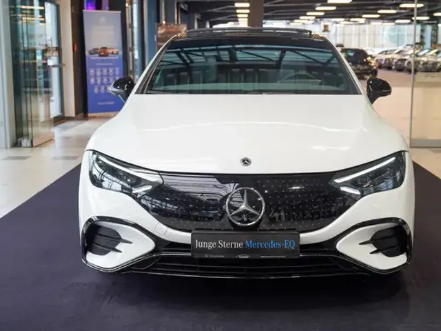 Mercedes-Benz EQE 350