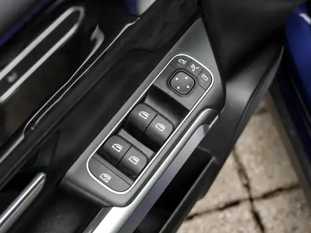 Mercedes-Benz GLB 220