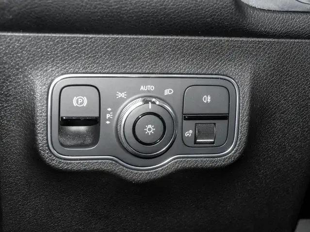 Mercedes-Benz GLB 220