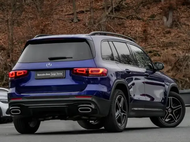 Mercedes-Benz GLB 220