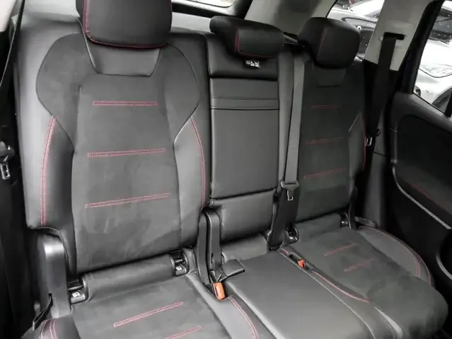 Mercedes-Benz GLB 220