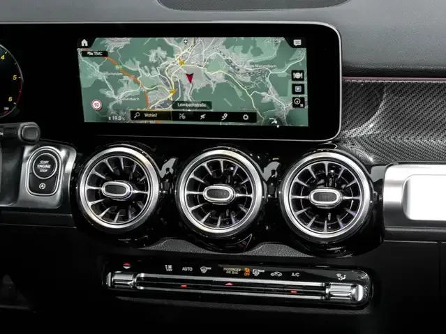 Mercedes-Benz GLB 220