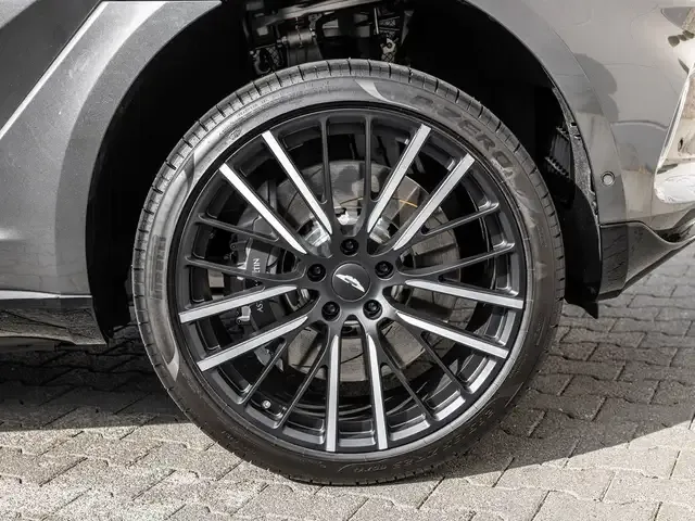 Aston Martin DBX