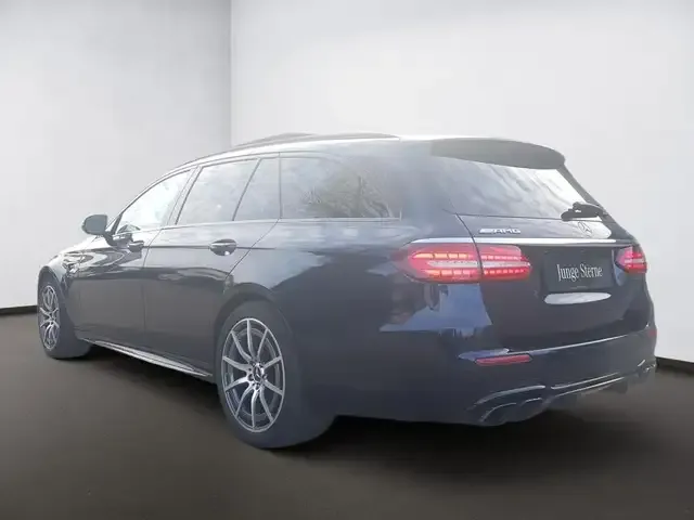 Mercedes-Benz E 63 AMG