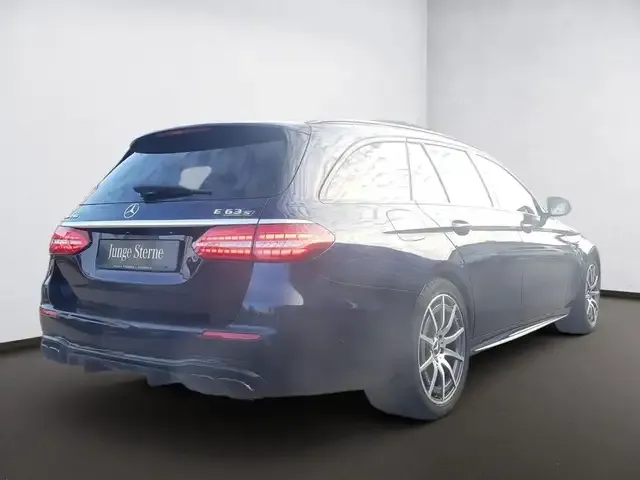 Mercedes-Benz E 63 AMG