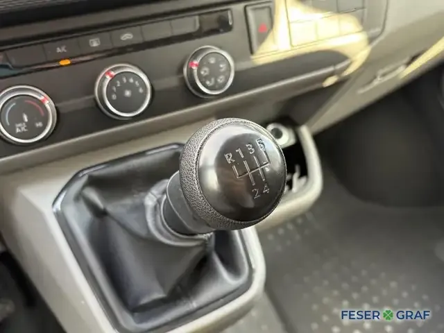 Volkswagen T6.1 Caravelle