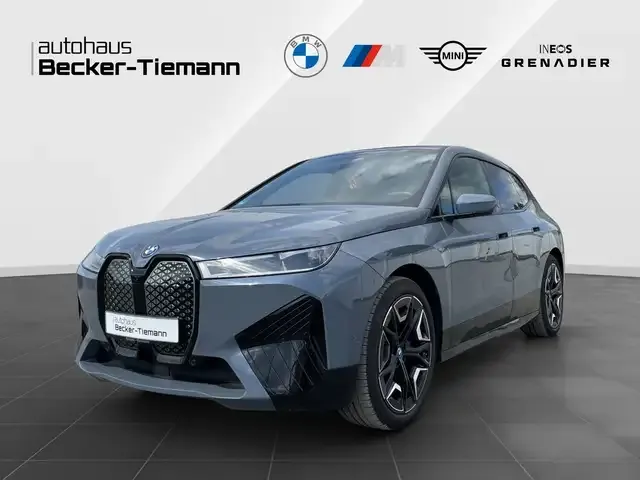BMW iX