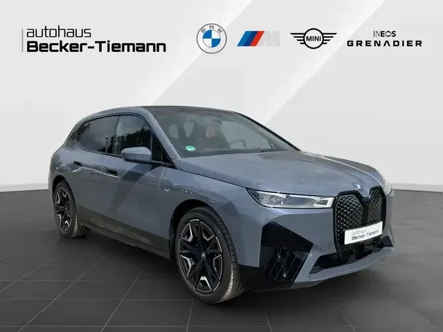 BMW iX