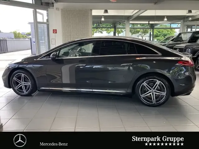 Mercedes-Benz EQE 300