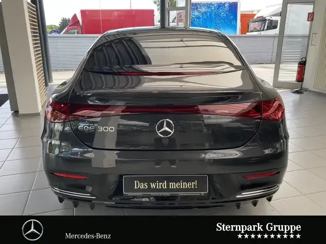 Mercedes-Benz EQE 300