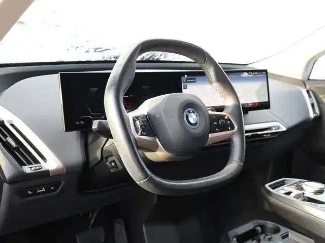 BMW iX