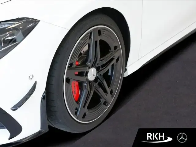 Mercedes-Benz CLA 35 AMG