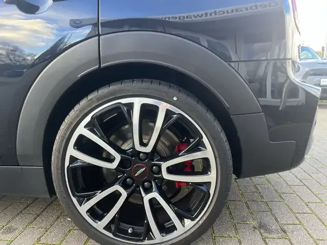 MINI John Cooper Works Clubman