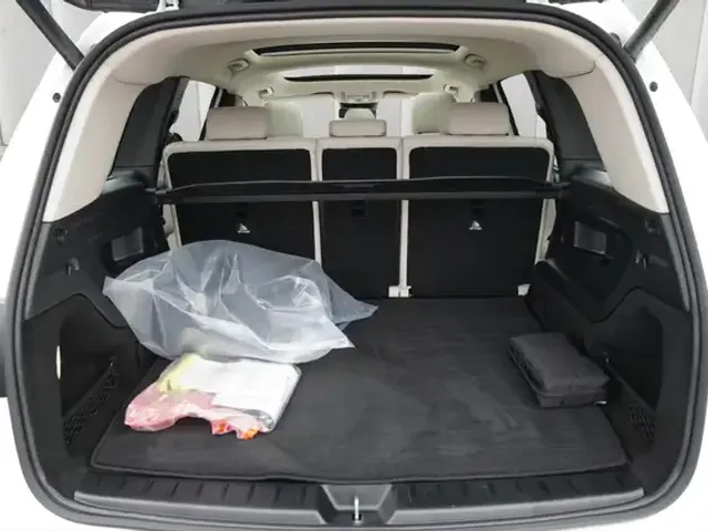 Mercedes-Benz EQB 350