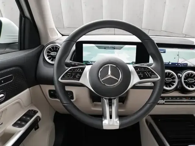 Mercedes-Benz EQB 350