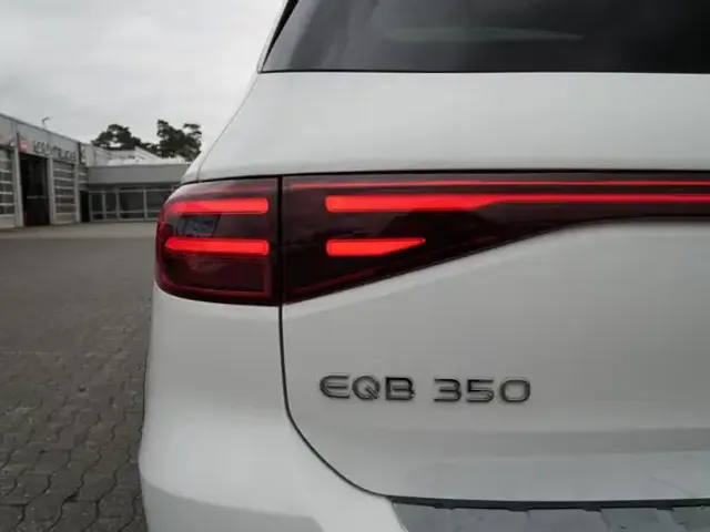 Mercedes-Benz EQB 350