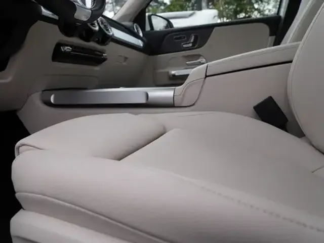 Mercedes-Benz EQB 350