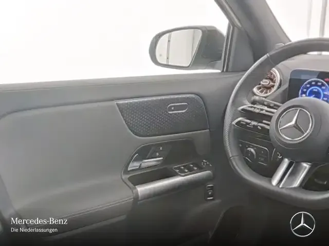 Mercedes-Benz EQA 300