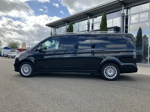 Mercedes-Benz V 220