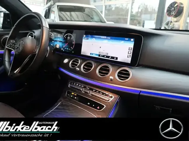 Mercedes-Benz E 220