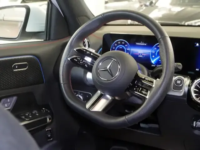 Mercedes-Benz EQB 350