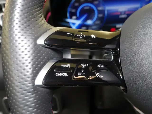 Mercedes-Benz EQB 350