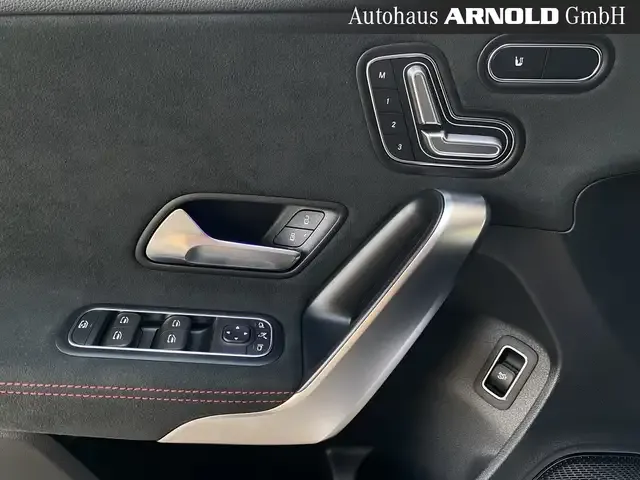 Mercedes-Benz A 220