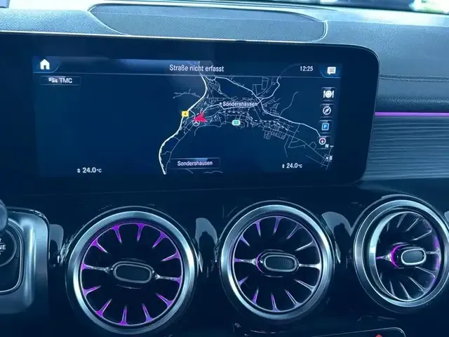 Mercedes-Benz GLB 220