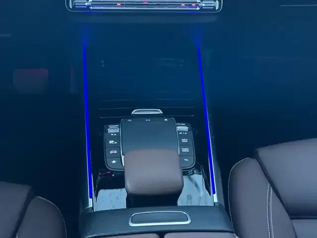 Mercedes-Benz GLB 220