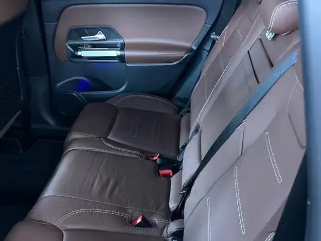 Mercedes-Benz GLB 220
