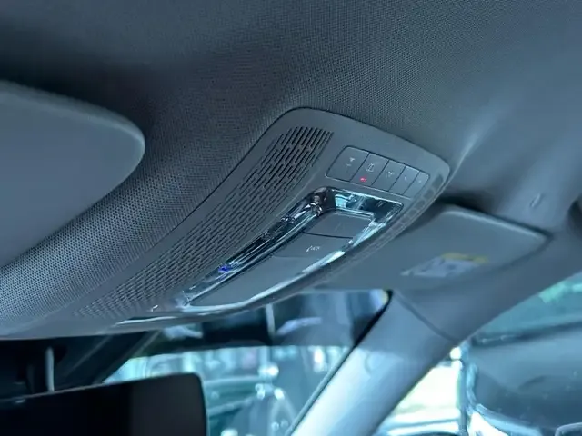 Mercedes-Benz GLB 220