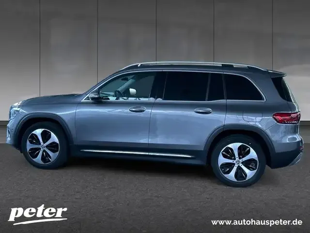 Mercedes-Benz GLB 220