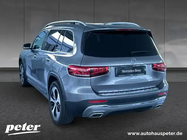 Mercedes-Benz GLB 220
