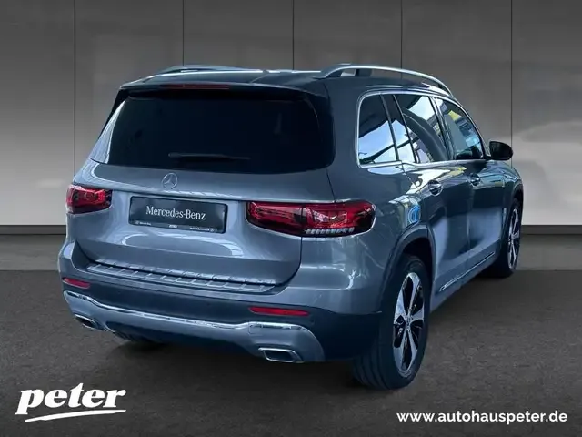 Mercedes-Benz GLB 220