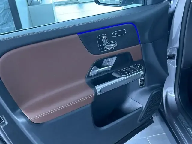 Mercedes-Benz GLB 220