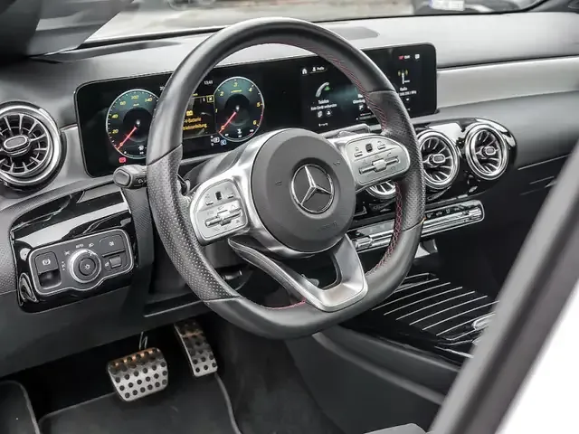 Mercedes-Benz A 220