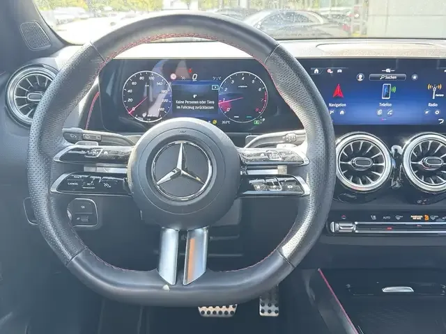 Mercedes-Benz GLB 200