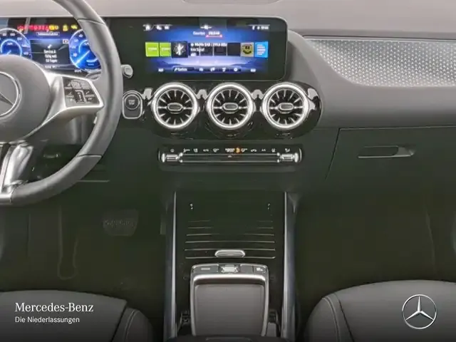 Mercedes-Benz EQA 300