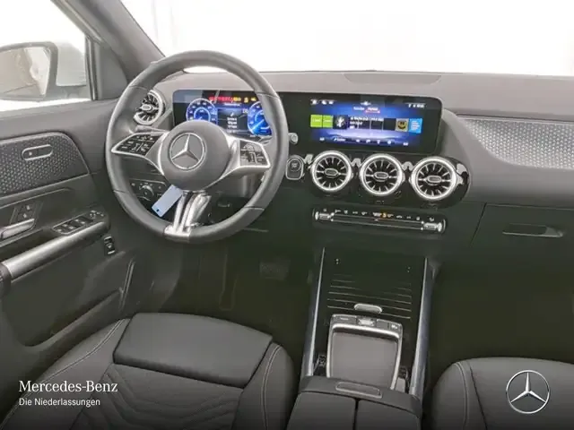 Mercedes-Benz EQA 300