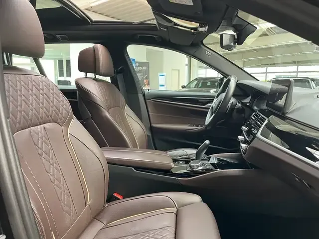 BMW 530